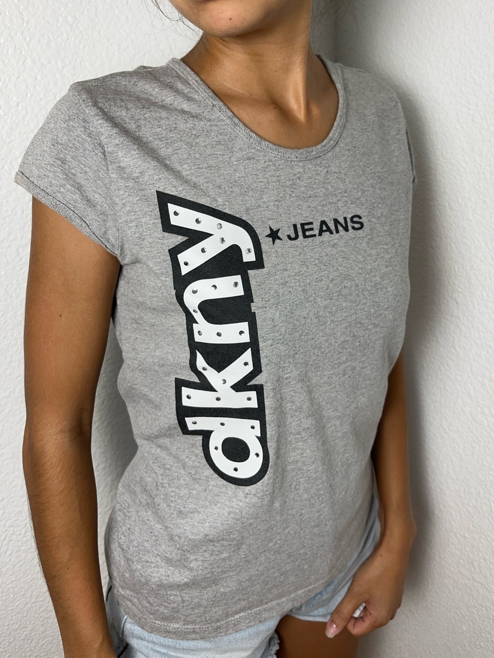Y2K DKNY Jeans Gray Cotton T-Shirt Capped Sleeve with White 'DKNY' Logo Size M